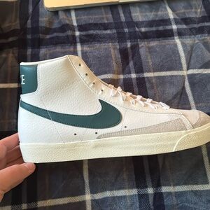 Men’s make Blazers